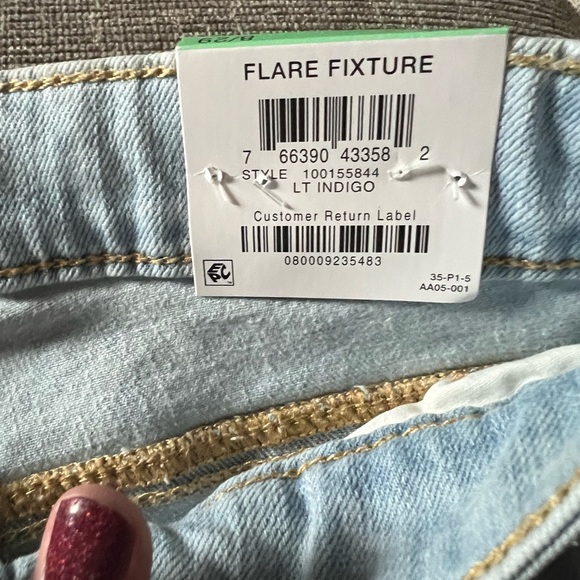 Inc mid rise flare jeans. Size 8. Never worn. - Picture 4 of 7